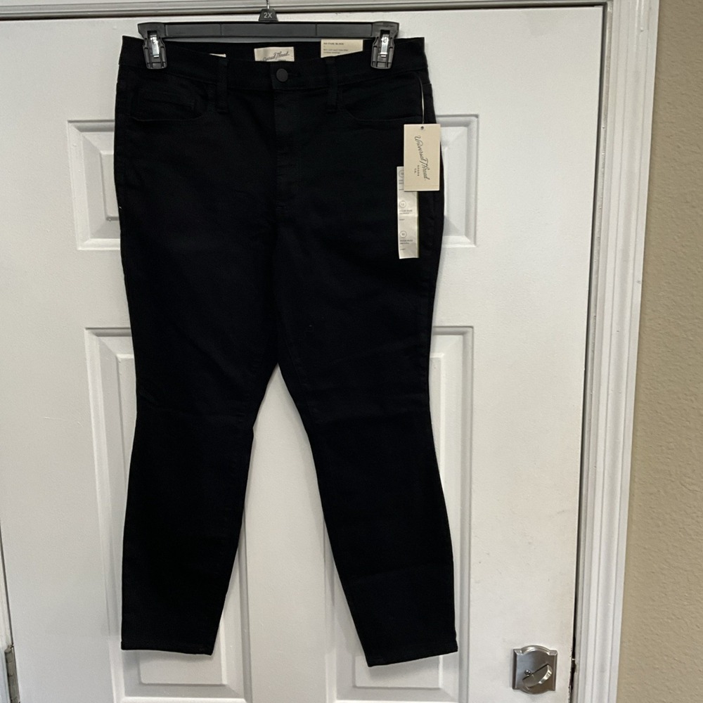 Universal Thread High-Rise Skinny Stretchy No Fade Black Women's Size 12 Short